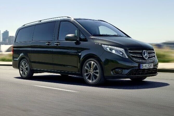 Istanbul VIP Airport Transfer by Mercedes Vito - Pickup, Mobile Ticket, and Meeting Without Stress
