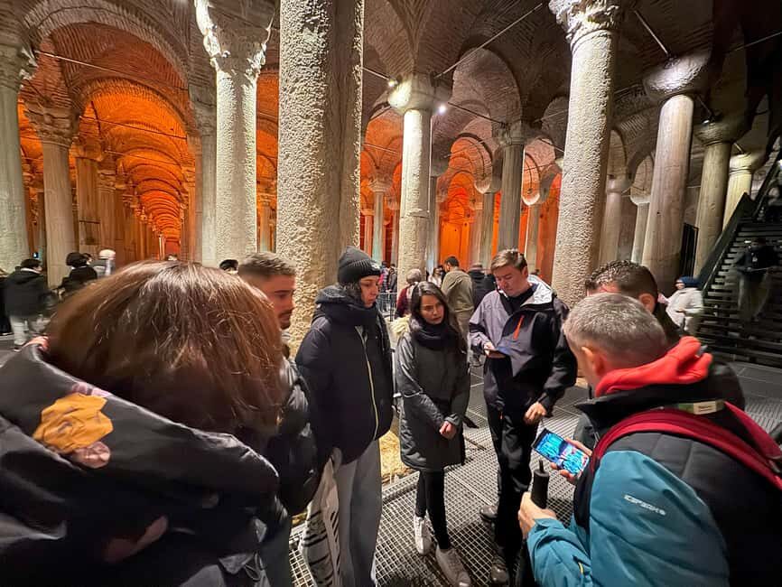 Istanbul Walking Tour: Mosques, Palace, Cistern with Lunch - Topkapi Palace: Ottoman administration in a photo-friendly package