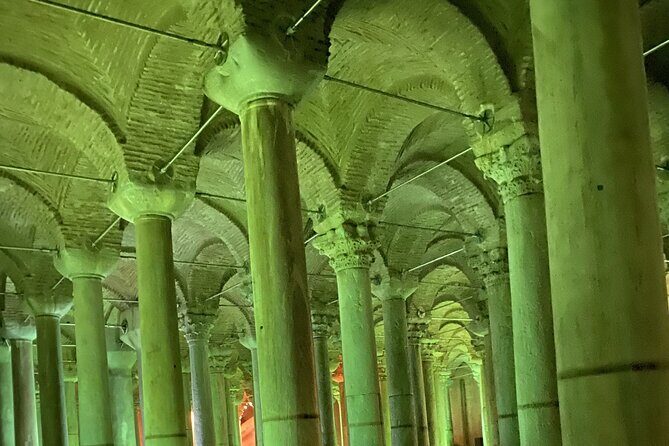 IstanbulBasilicaCistern/fastEntranceEnglish/Spanish (not tickets) - Key highlights you’ll notice right away