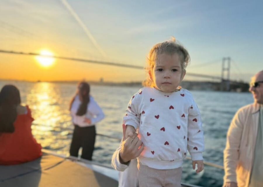 Istanbul:Golden Horn&Bosphorus Sunset Cruise on Luxury Yacht - Çırağan Palace and Ortaköy Mosque: quick hits that feel cinematic