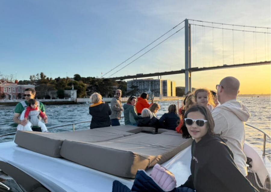 Istanbul:Golden Horn&Bosphorus Sunset Cruise on Luxury Yacht - Galataport Istanbul to Dolmabahçe: the palaces look bigger from the water