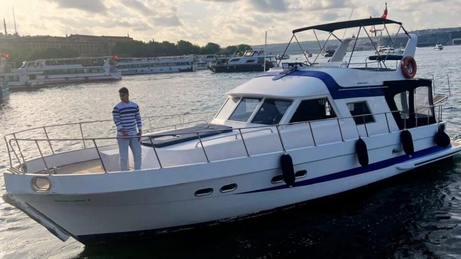 İstanbul:Private Luxury Yacht on Bosphorus 14 Meter(46 feet) - What the Yacht Feels Like: Cabins, Sunshade, and On-Water Comfort