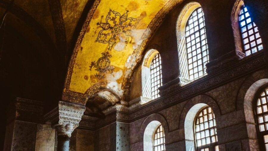 Istanbul's Popular Duo: Hagia Sophia & Topkapı Palace - Skip-the-line, headsets, and the tech upgrade: how the tour keeps its promise