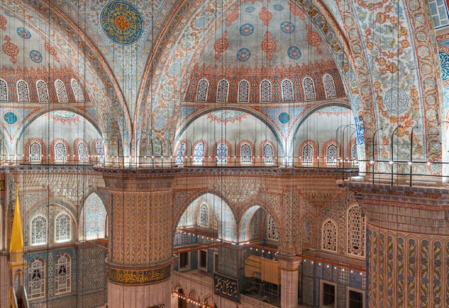 Little Hagia Sophia, Blue Mosque & Hagia Sophia Walking Tour - Hagia Sophia: how to see both faiths in one building