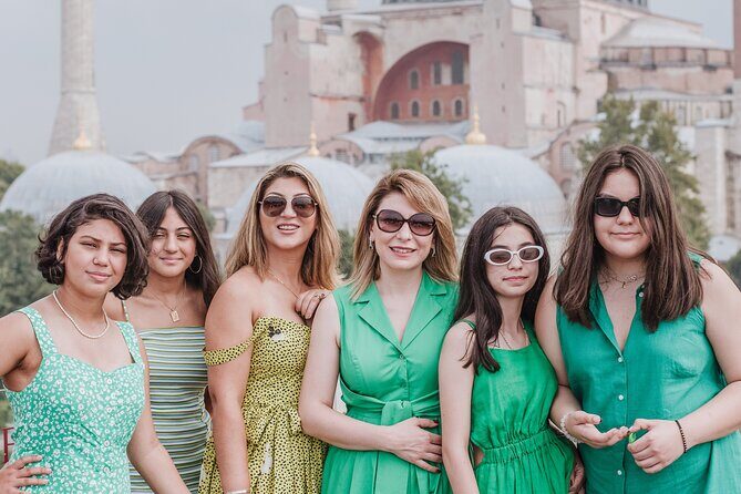 Love in Istanbul: Perfect Photo Moments at Iconic Locations - Suleymaniye Mosque: great for mood, careful for movement