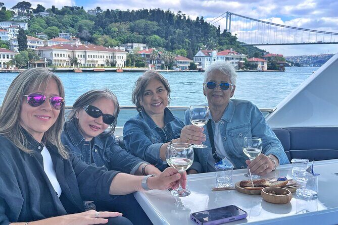 Luxury Bosphorus Yacht Tour – Asian Side Stop & Exploration - Beyond Kanlıca: Anadolu Hisarı, Küçüksu Pavilion, Beylerbeyi, and Kız Kulesi