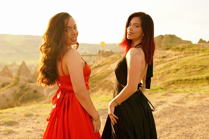 Magical Cappadocia Photoshoot with a Professional Photographer - How Mustafa and Şerife (and the team) make posing feel natural