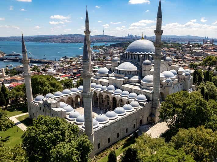 Magnificent Mosques of Istanbul - Sultan Ahmed Mosque: the Blue Mosque nickname, explained while you look