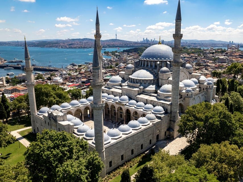 Magnificent Mosques of Istanbul - Nuruosmaniye Mosque: a shorter stop with real purpose
