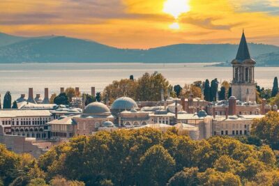 Majestic Istanbul: Walking Tour & Sunset Cruise on the Bosphorus - The Obelisks and Serpent Column: Why These “Stone Bits” Matter