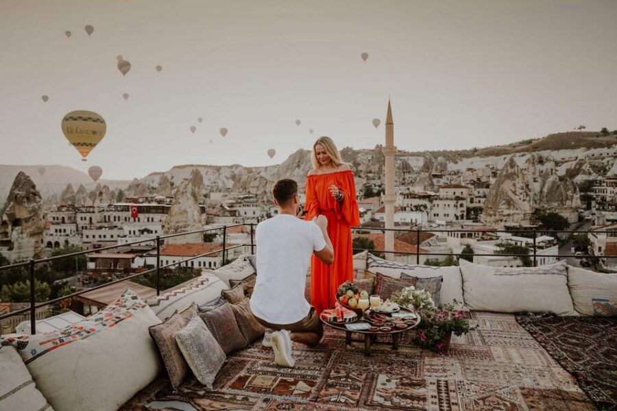 Marriage Proposal Surprise & Engagement in Cappadocia - Why a Cappadocia Proposal Works So Well at Sunrise or Sunset