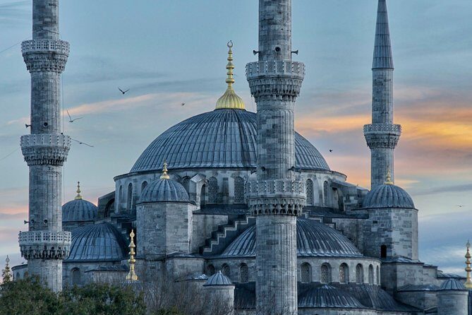 Must See in Istanbul: Private Full-Day Experience & Local Lunch - Grand Bazaar shopping with a guide: haggling, coffee, and Sunday realities