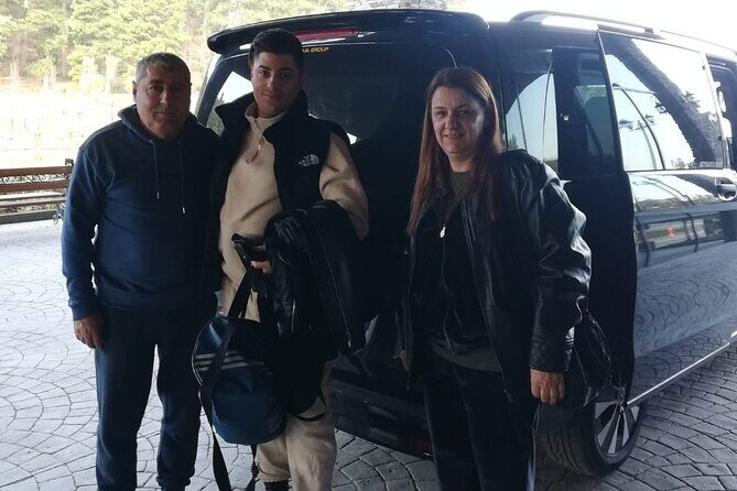 Nevsehir Kapadokya Airport NAV Transfers to Goreme Hotels - Meeting your driver: nameplate at arrivals, reception desk at the hotel