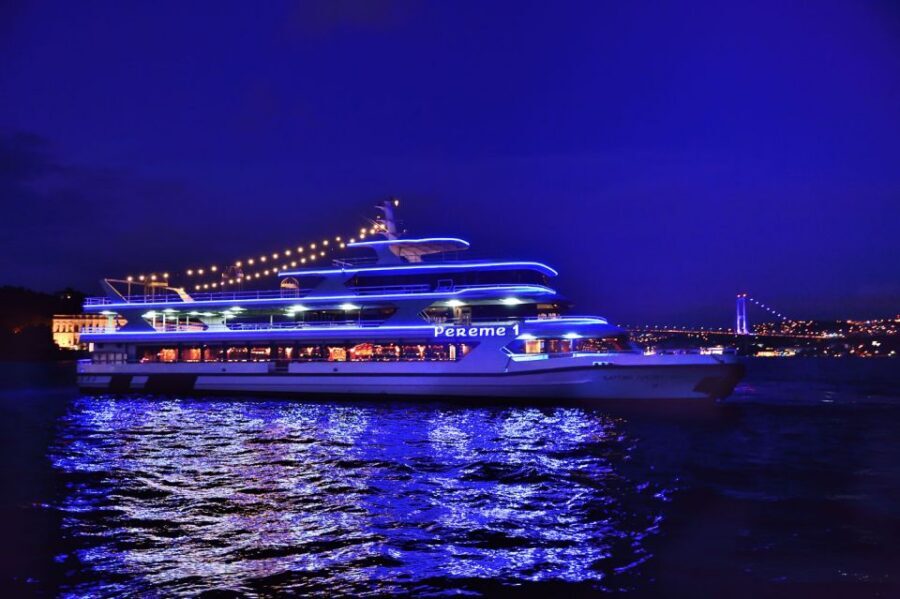 New Year Party on the Bosphorus dinner unlimited drinks inc. - The 4-hour flow: from welcome cocktail to midnight fireworks