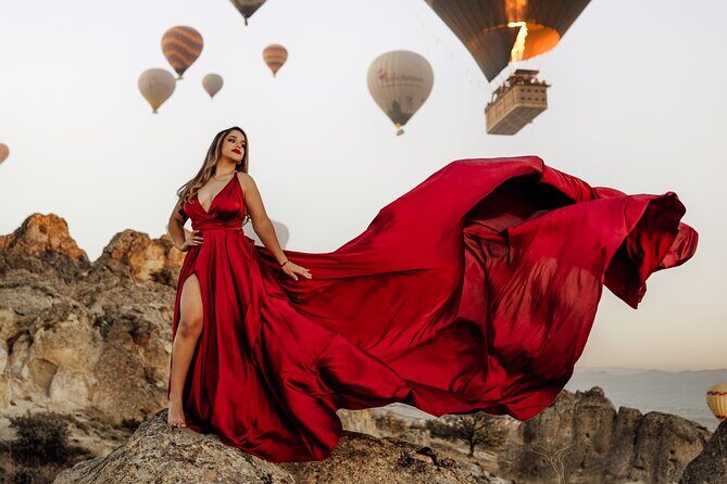 Photoshoot with Balloons in Cappadocia - Flying dresses: optional, but make a real difference
