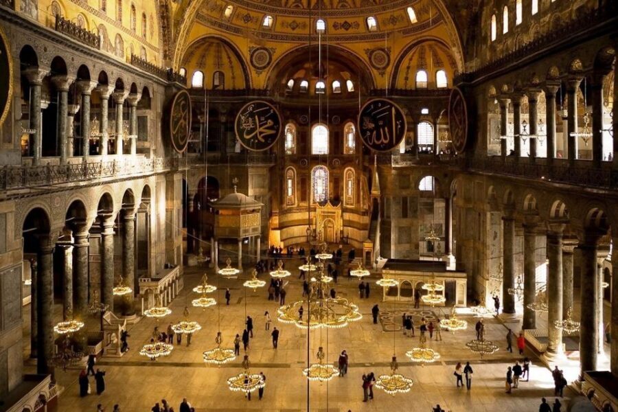 Private 7-Hour Istanbul Tour with Red Carpet Treatment - Sultanahmet lunch break: an easy pause before the Grand Bazaar