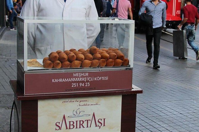 Private and guided Food and Culinary Tour of Istanbul - Lunch at Ocakbasi Kebab: a classic sit-down break
