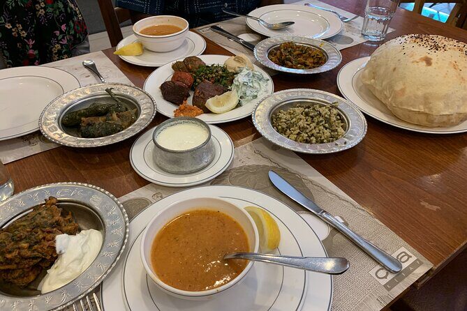 Private and guided Food and Culinary Tour of Istanbul - Stop 2 in Tophane Meydan Cesmesi: coffee-house style and baklava
