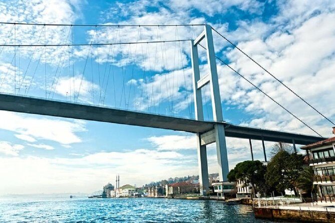 Private Bosphorus Cruise and Egyptian Bazaar with Motor Yacht - Eminönü Square and the Golden Horn: Getting Your Bearings Fast