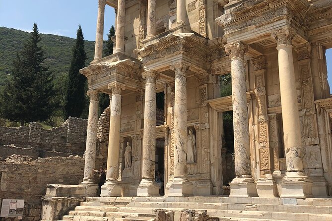 Private Ephesus Day Tour From Istanbul by Plane - Stop 2: Izmir Arrival and the First Taste of the Region