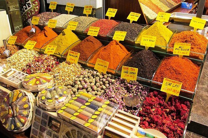 Private Guided "Energy of Istanbul-Skip the Line" Tour, Day 2 - Misir Çarşısı Spice Market: 100 Shops, Six Gates, and Real Tasting Time