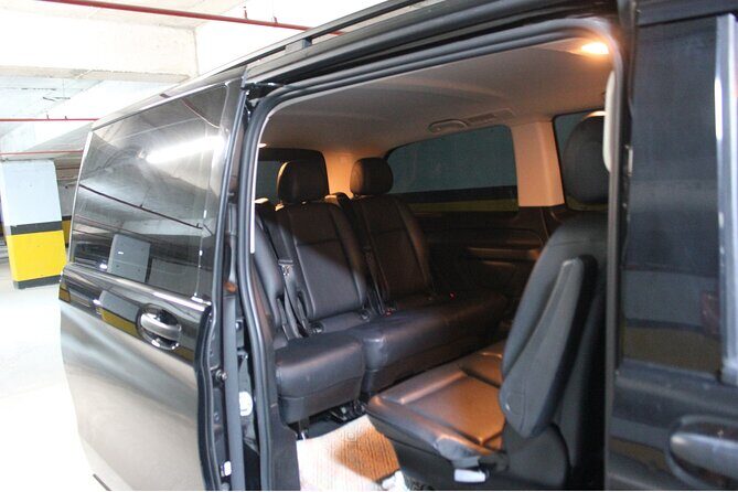 Private Istanbul Airport (IST) Arrival or Departure Transfer - Car or mini van: comfort that actually helps on arrival day