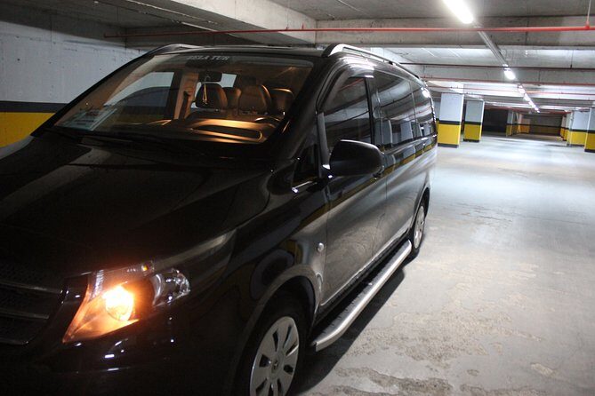 Private Istanbul Airport (IST) Arrival or Departure Transfer - Communication and reliability: what the best experiences get right