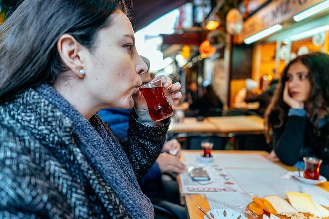 PRIVATE Istanbul Food Tour - 10 Tastings including Raki & Padi - Stop 1: Kadıköy Çarşısı for Pide and Turkish Delight the Local Way