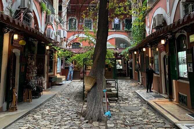 Private Istanbul Shopping Tour - Rugs, tiles and leather shopping - Price and Value: What $125 Buys You Here
