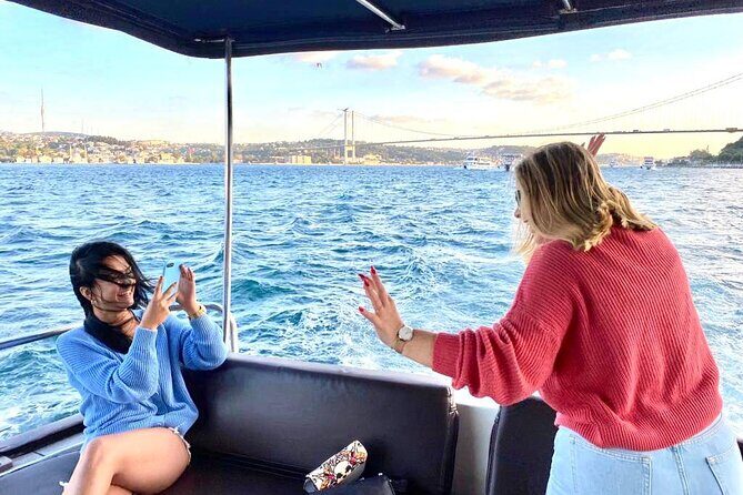 Private Luxury Yacht Cruise in Istanbul Bosphorus - Bosphorus Bridge Views: The Strait’s Biggest Connection (and Photo Moment)