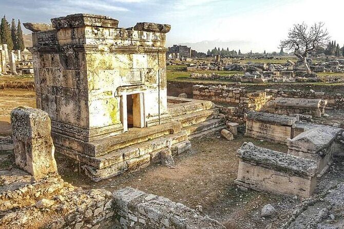 Private Pamukkale Day Tour from Istanbul by Plane - Pamukkale and Hierapolis: UNESCO Terraces With a Guided Timing Block
