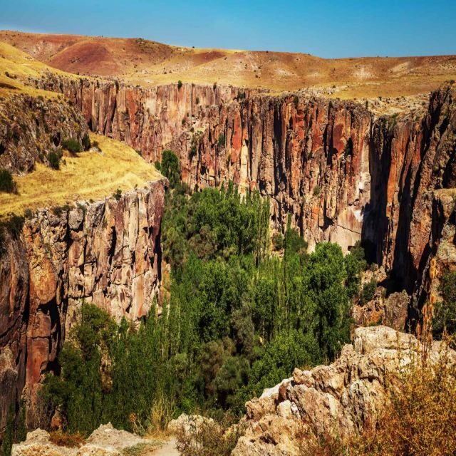 Private Red tour in Cappadocia - Uçhisar Castle: the highest point for a reason