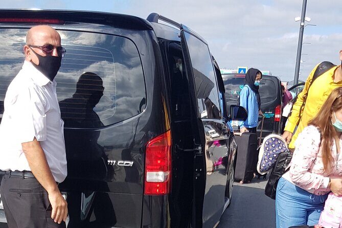 Private SAW Airport Arrival or Departure Transfer - Driver Language and 24/7 Support: The Anti-Stress Combo