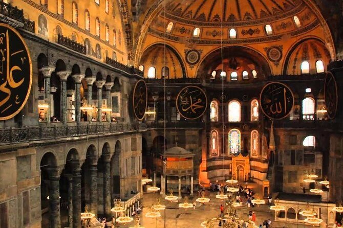 Private: Topkapi Palace, St. Sophia, Blue Mosque, Grand Bazaar, Hipodromme - Hagia Sophia: the interior experience now runs on headphone rules