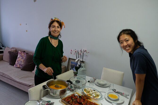 Private Turkish Cuisine Cooking Class with Local Moms - Cooking Turkish food at home in Beşiktaş (and not in a studio kitchen)