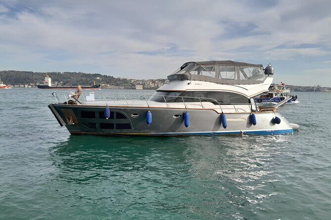 Private Yacht for Surprise Events / Birthday, Proposal, Anniversary, Party etc - Snacks, drinks, and surprise-event add-ons (what’s included vs extra)