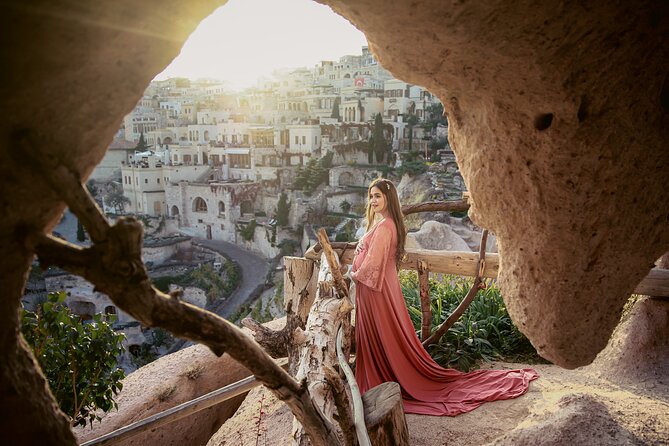 Professional Photo Shoot in Cappadocia - In Sunrise with Hot Air Balloons - Outfits and add-ons: what you can request (and what you should plan for)