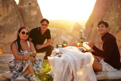 Romantic Cappadocia Sunset Dinner and Wine - Entering the Anatelein setting (and what you’ll notice first)
