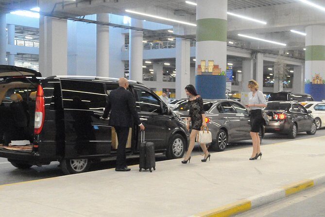 Sabiha Gokcen Airport Transfer - One Way - Meet-and-greet that reduces the “Where are they?” game