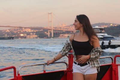 Short Bosphorus Cruise Tour With Hotel Pickup And Audio Guide - Meeting at SeaLand Travel Agency (Eminönü): get this part right