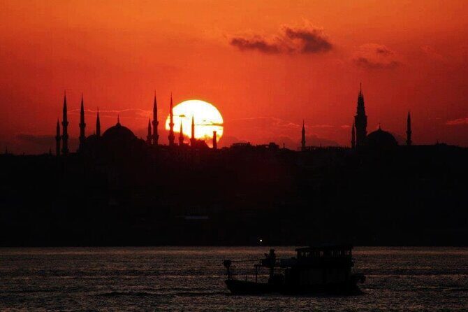 Short Guided Bosphorus Sunset Cruise - Dolmabahçe Palace Views: The Big-Statement Start