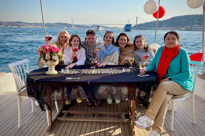 Skip line Old Town tour with Bosphorus Yacht Ride - The 1556 Hammam stop: Mimar Sinan meets Haseki Hürrem