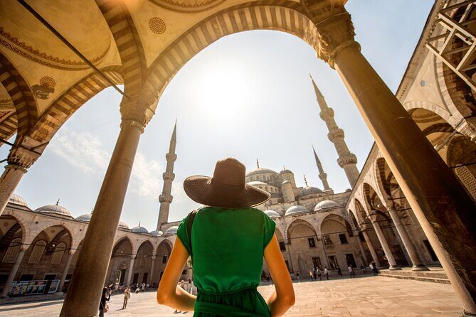 Skip-the-Line Istanbul: Private Tour from Cruise Ship & Hotel - Grand Bazaar ending: one hour in a 4,000-shop maze (and the Sunday switch)