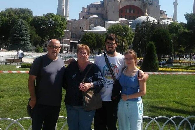 SKIP-THE-LINE: Treasures of istanbul w/LUNCH - Topkapi Palace: Power Center With a Clear Ottoman Focus