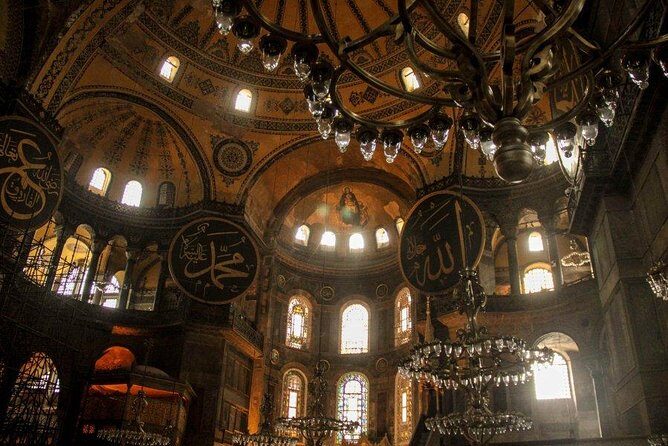 Small Group Full-Day Istanbul Old City Tour with Lunch & Tickets - Grand Bazaar time: optional presentation plus real browsing