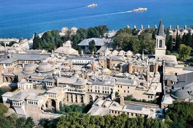 Small-Group Topkapi Palace and Harem Tour with Tickets - Entering Topkapi Palace: Priority Tickets and Immediate Context