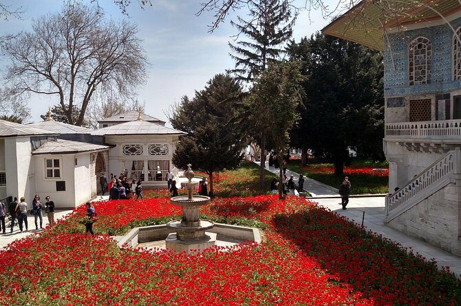 Small-Group Topkapi Palace and Harem Tour with Tickets - Inside the Harem: Myth vs. How It Actually Worked