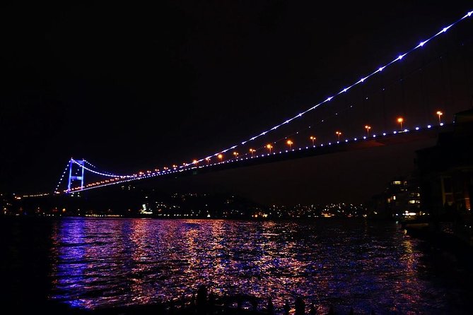 Stage Front Bosphorus Dinner Cruise with Pickup & Drinks included - Boarding the Boat: Where to Sit for the Best Show and Scenery