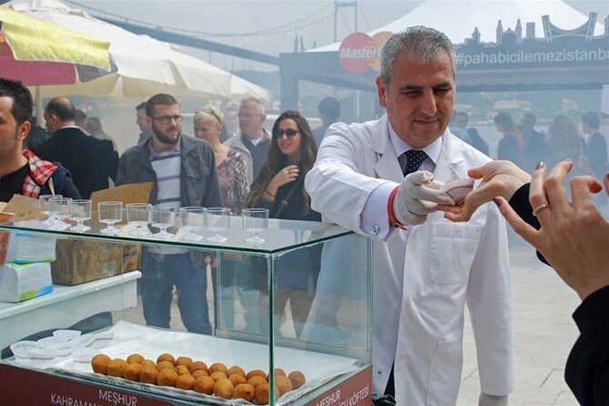 Street Food Tour in Istanbul [Don't Miss it] - Sirkeci Station: çiğ köfte and pomegranate juice for energy