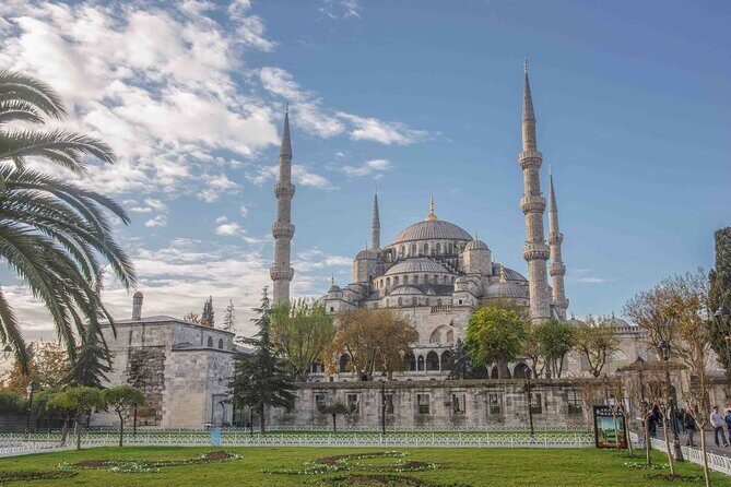 Suleyman's magnificent path: Mosques and Bazaars Tour - The real value of “mosques plus bazaars” in one half-day